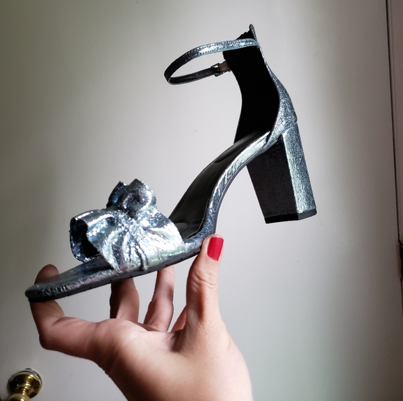 NWOT Kenneth Cole ruffled blue sparkle heels - Picture 8 of 16